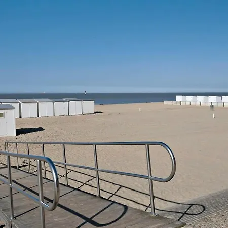 Apartment Huswell - Beautiful And Spacious With Side Seaview