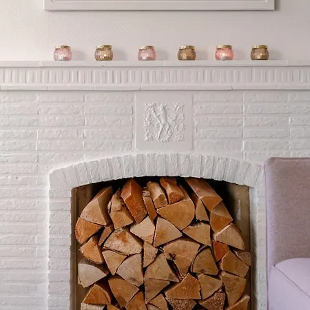 Huswell - Beautiful And Spacious With Side Seaview Apartment