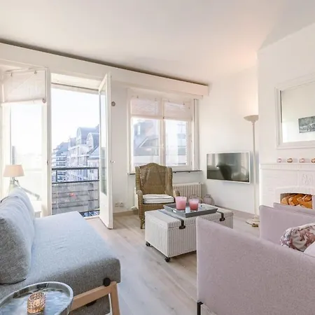 Appartement Huswell - Beautiful And Spacious With Side Seaview
