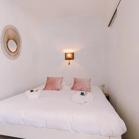 アパート Casiola - Beautiful And Spacious With Side Seaview
