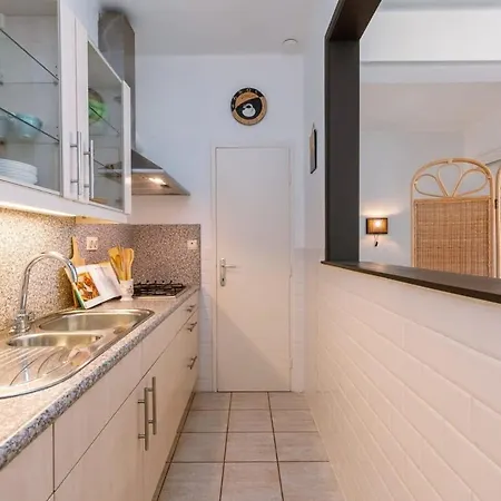 Lägenhet Casiola - Beautiful And Spacious With Side Seaview